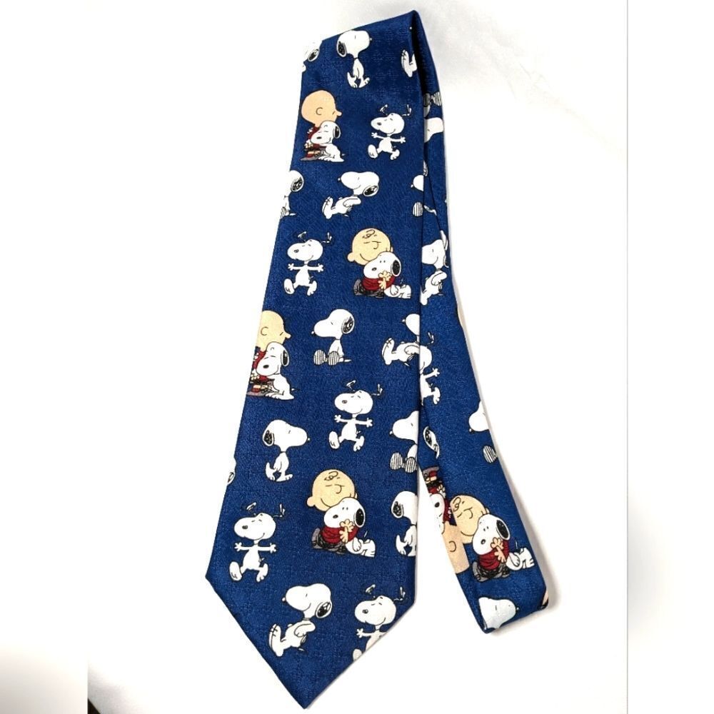 Charlie Brown And Gang  Charlie &. Snoopy Man's Best Friend Tie 100% Polyester